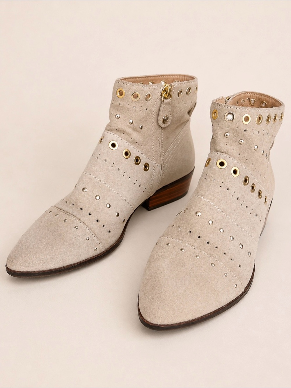 Geox Kennity Studded Suede Ankle Boots Cream Gold Grommet Booties EU 38 US 7.5-8
